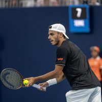 Cerúndolo dio el batacazo ante Medvedev y clasificó a los octavos de final