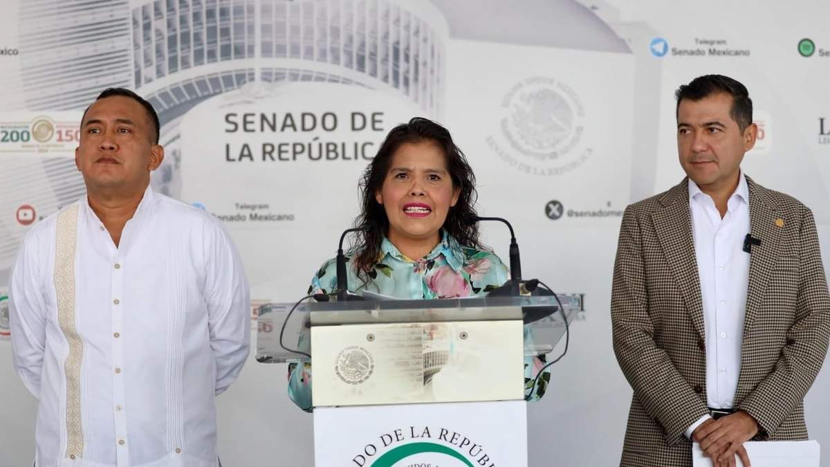 Los senadores oaxaqueños Antonino Morales, Laura Estrada Mauro y Luis Alfonso Silva