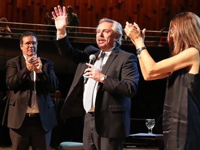 Fernández lanzará un proyecto de ley que iguala las condiciones de trabajo entre géneros