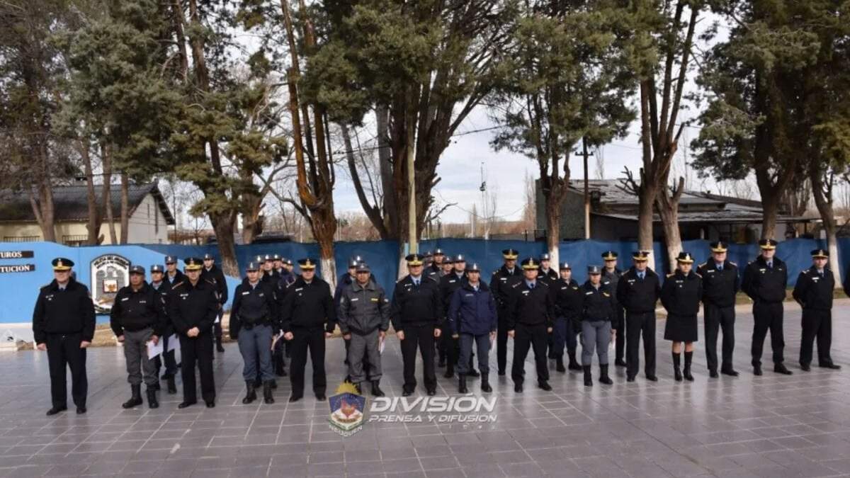 Acto en las instalaciones del Departamento Escuela de Cadetes. Fuente (prensapolicía).