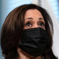 Biden designa a Kamala Harris para negociar temas migratorios con México y CA