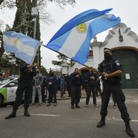 Desafectaron a 400 efectivos de la Policía Bonaerense por las protestas en Olivos