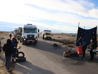 Trabajadores del EPAS levantaron el corte de Arroyito y esperan definiciones