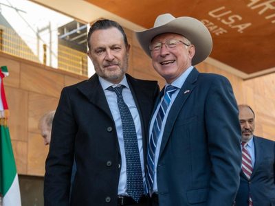 Mauricio Kuri, gobernador “amigo” de Ken Salazar, pide prepararse “para lo peor” en México