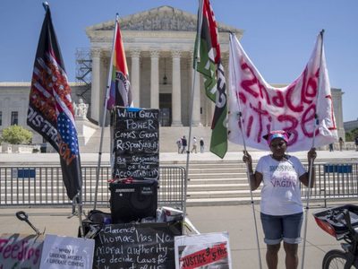 Corte Suprema de Estados Unidos mantiene acceso a píldora abortiva