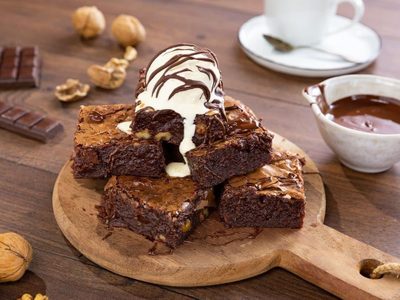Brownie en microondas: una receta infalible y rápida para sacarte del antojo en pocos minutos
