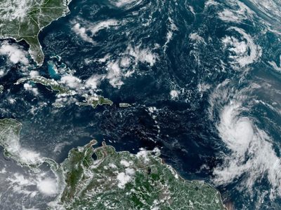 Huracán “Lee” deja fuertes marejadas en noreste del Caribe en su avance por el Atlántico