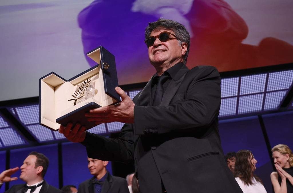 El director iraní Jafar Panahi, acepta la Palma de Oro por la película "It Was Just an Accident" en el 78 Festival Internacional de Cine, Cannes, sur de Francia, 24 de mayo de 2025
