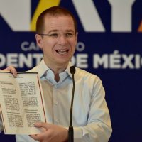 Anaya insiste: AMLO no quiere debatir por miedo; que se tome un té de tila