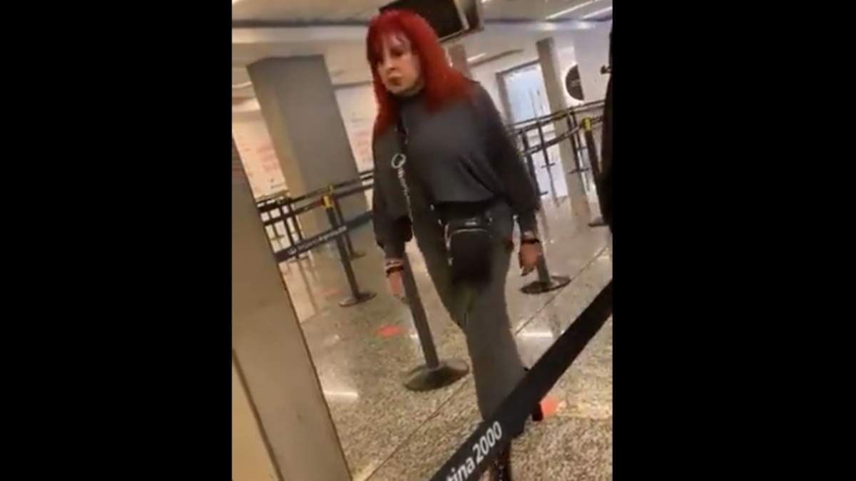 Layda Sansores fue captada en el aeropuerto de Buenos Aires, Argentina.