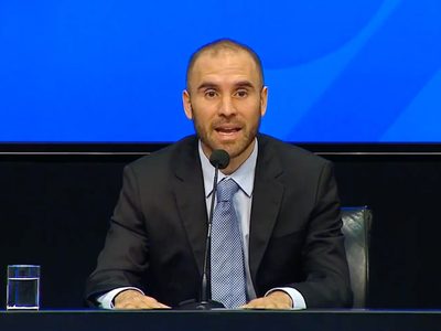 "La situación del país es crítica, lo que se ha hecho con la deuda es un desastre"