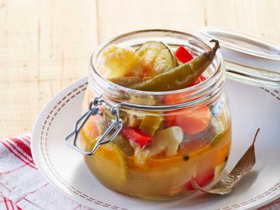 La receta de la abuela para el mejor escabeche de verduras, ideal para acompañar cualquier comida