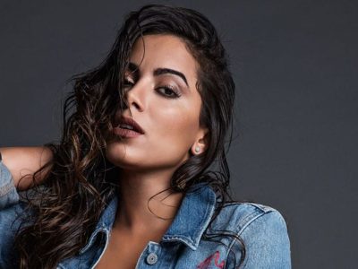 ¿Qué hacía? Aparece una foto de Anitta repleta de sudor. ¡No está sola!
