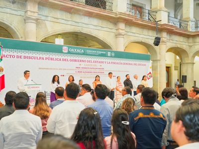 Inédito: Fiscal de Oaxaca ofrece disculpas públicas por la desaparición de dos profesores