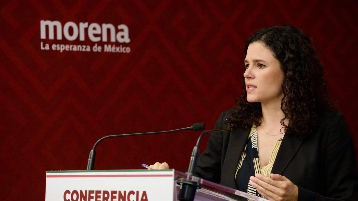 Luisa María Alcalde en la conferencia