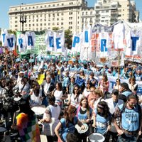 Docentes suspenden el paro tras convocatoria a paritarias