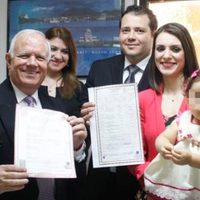 Sientan precedente en NL al registrar a bebé con apellidos maternos de sus padres