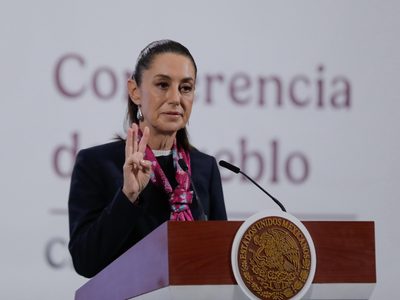 Cierre del estrecho de Ormuz podría impactar precio de gasolinas en México: Sheinbaum