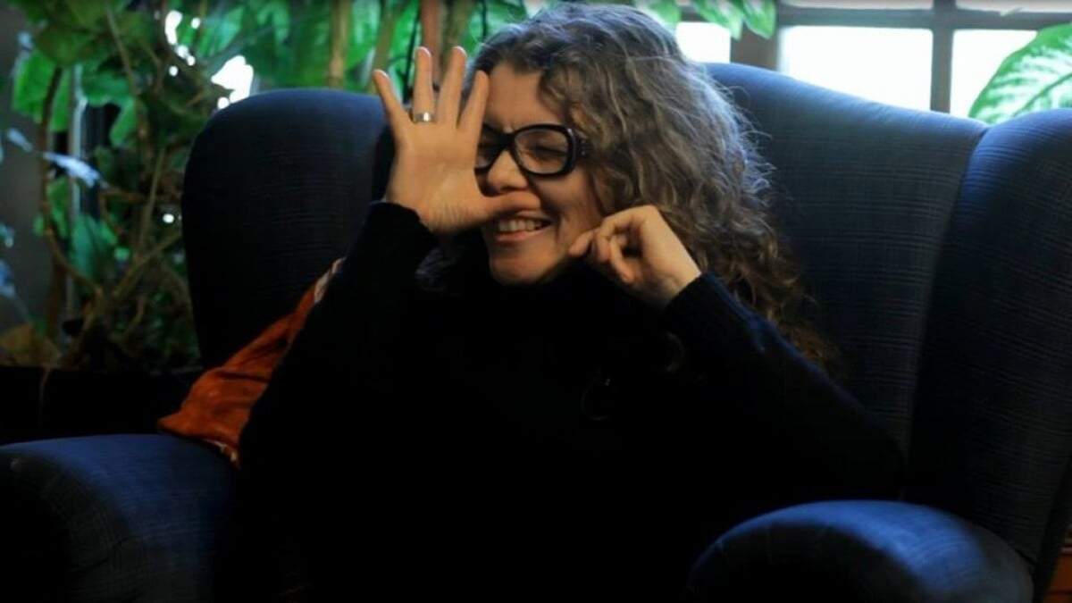 “La poesía es política, el feminismo es política y ambos, juntos, son política”. Fuente: (Facebook)