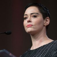Tiembla Hollywood: Rose McGowan lanza una gravísima acusación contra un famoso director