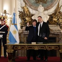 Adorni presentó el resumen semanal con eje en la baja de la pobreza