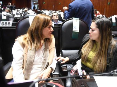 Margarita Zavala reaparece en sesión de la Cámara de Diputados; así la recibieron (Video)