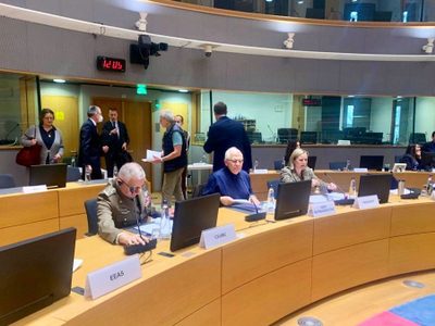 La UE estudia el envío adicional de material militar a Ucrania