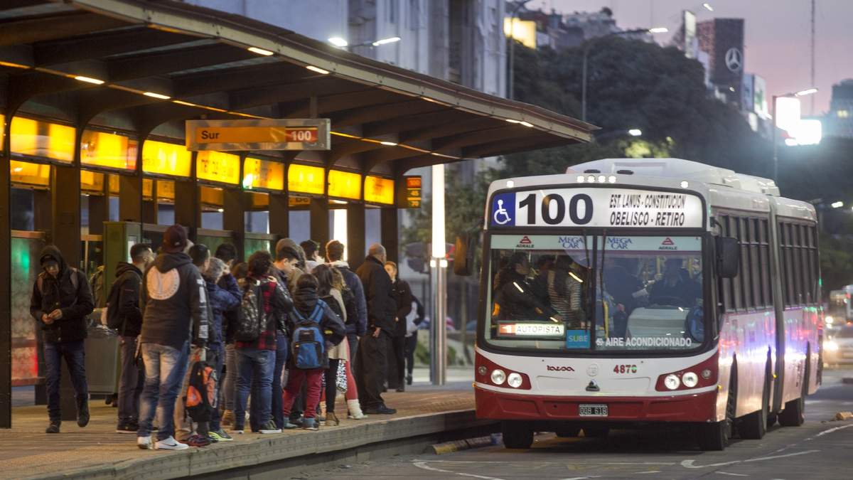 Paro de colectivos (foto: Twitter).