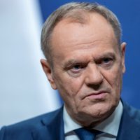 Primer ministro de Polonia defiende plan para pausar el derecho de asilo