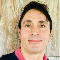 Luego de transitar un duro momento, Sebastián Estevanez reapareció con una feliz novedad