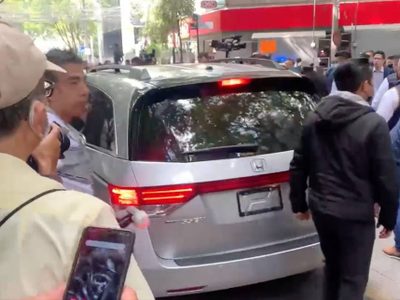 Fiscalía de la CDMX abre carpeta contra Sandra Cuevas por caso de camioneta sin placas