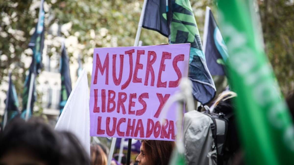 Cartel en una manifestación feminista. Fuente: (Twitter)