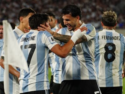 Cuatro equipos de las grandes ligas están detrás de una figura de la Selección Argentina