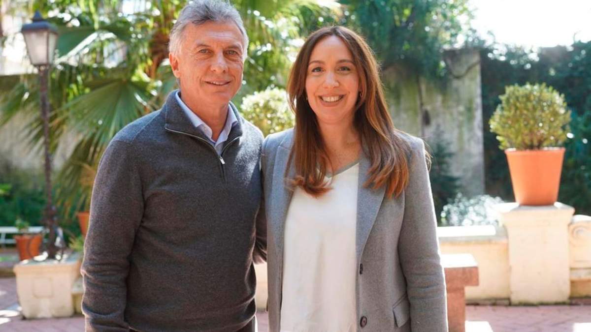 Mauricio Macri junto a la precandidata a diputada nacional, María Eugenia Vidal. Fuente: (Twitter)