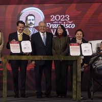 AMLO dona una casa a Fundación Teletón para crear un centro para jóvenes con discapacidad motriz