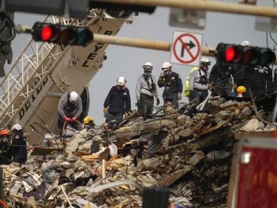 Sube a 18 el número de víctimas mortales de edificio que colapsó en Miami
