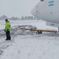 Temor en el aeropuerto de Bariloche por la salida de pista de un avión de Flybondi