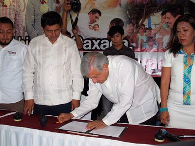 Pactan AMLO y sección 22 acuerdo contra la reforma educativa de Peña Nieto
