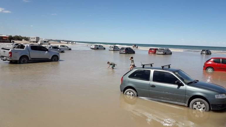 Una marea sorprendente copó Las Grutas  Fuente: (Instagram)