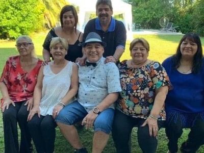 Sin paz: duro golpe a las hermanas de Diego Maradona por la sucesión
