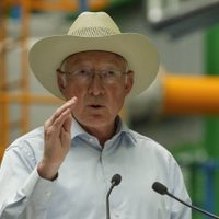 Celebra Ken Salazar que Goodyear haya aceptado aplicar el Contrato Ley en su planta de SLP