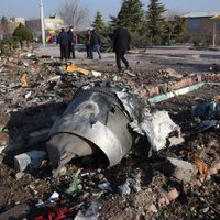 Nuevo video muestra el momento en que 2 misiles iraníes impactaron el Boeing ucraniano