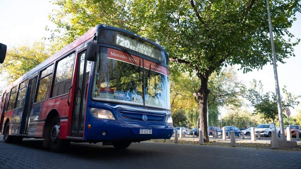 El transporte público sufrió un importante aumento.