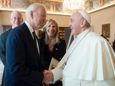 El Papa y Biden se reúnen en el Vaticano durante 90 minutos en un encuentro previo al G-20