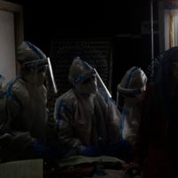 Muertes por covid-19 se han duplicado en África tras hallazgo de nueva variante