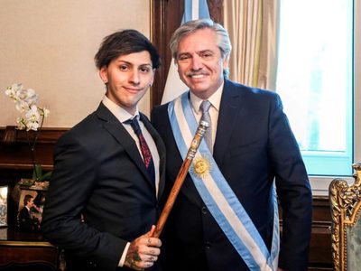 Así está hoy Dyhzy, el talentoso hijo de Alberto Fernández que es Drag Queen
