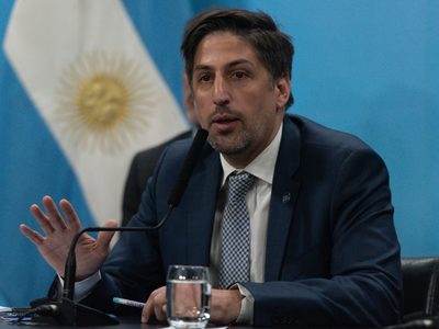Clases presenciales: Trotta presentó el índice epidemiológico para volver a las aulas