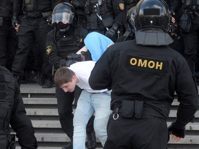 Bielorrusia: al menos 250 detenidos en protestas contra el presidente