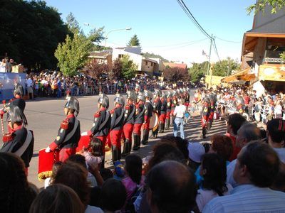 Se abrió la convocatoria para participar del desfile por el aniversario de San Martín de Los Andes