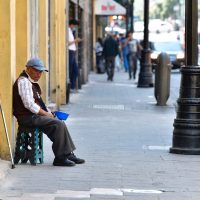 35.3 millones de trabajadores en México no tienen un salario suficiente
